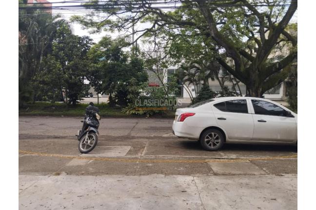 Locales y Bodegas, Alquiler, La Flora - $8.000.000