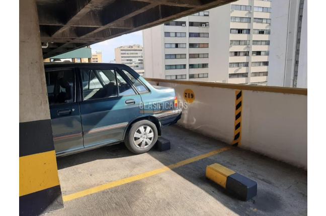 Garajes y Parqueaderos, Venta en San Pedro