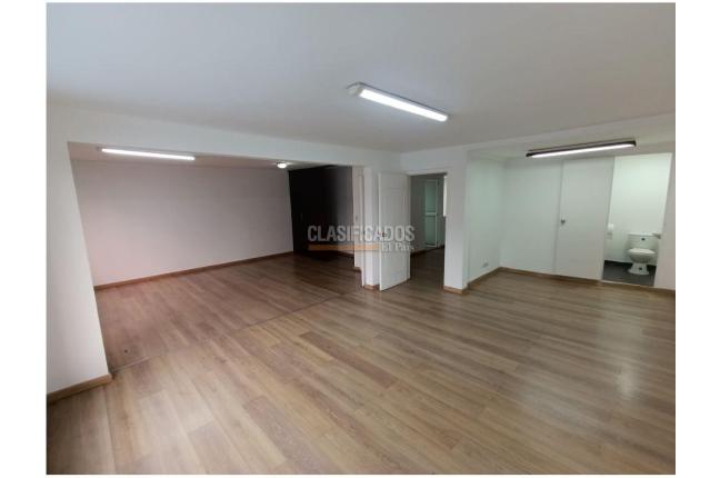 Oficinas y Consultorios, Venta en Santa Mónica Residencial