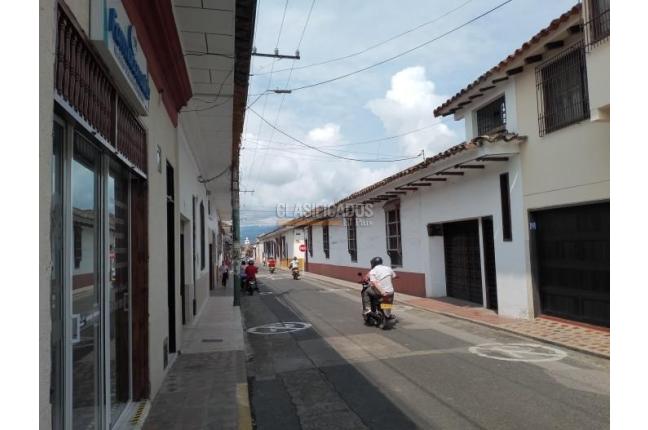 Oficinas y Consultorios, Venta en Buga