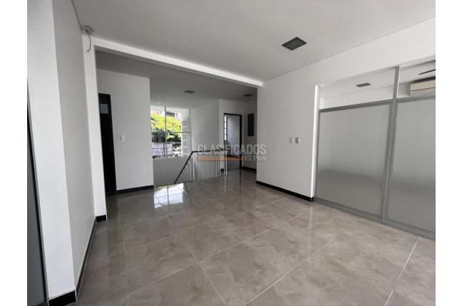 Oficinas y Consultorios, Alquiler en Santa Mónica Norte