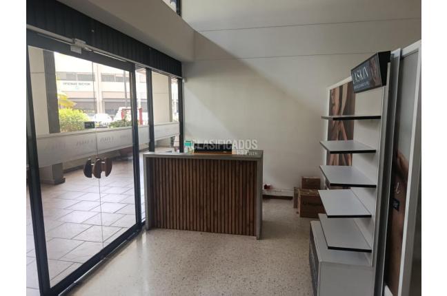 Oficinas y Consultorios, Alquiler, La Flora - $18.900.000