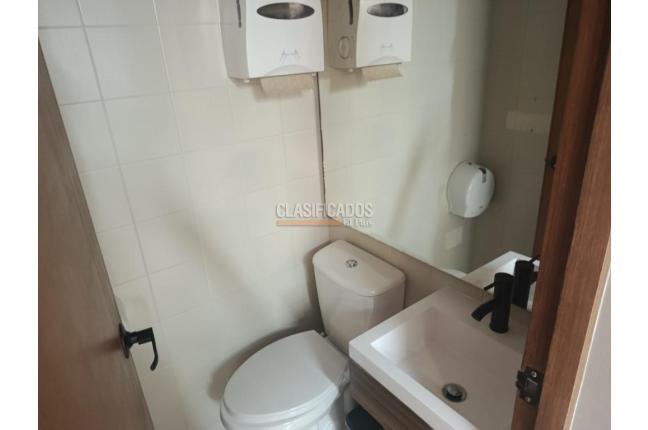 Oficinas y Consultorios, Alquiler, La Flora - $18.900.000