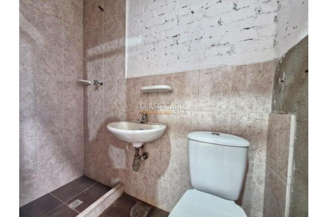 Locales y Bodegas, Alquiler, El Troncal - $3.500.000