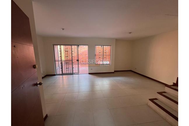 Casas, Venta en La Hacienda