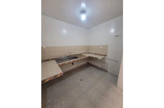 Casas, Alquiler, El Jardín - $1.800.000