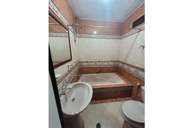 Casas, Alquiler, El Jardín - $1.800.000