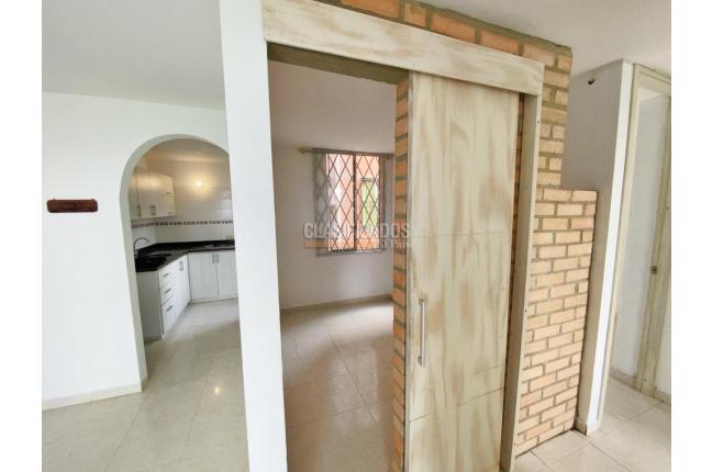 Apartamentos, Alquiler, Santa Elena - $720.000