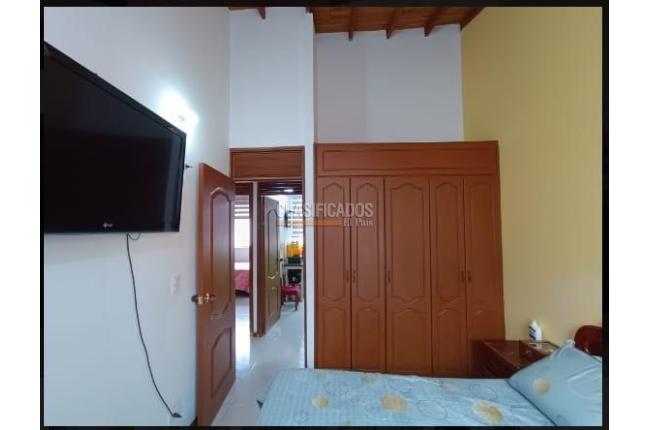 Apartamentos, Venta, Primero de Mayo - $235.000.000