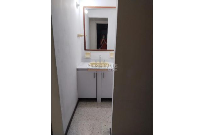 Apartamentos, Alquiler, Versalles - $2.400.000