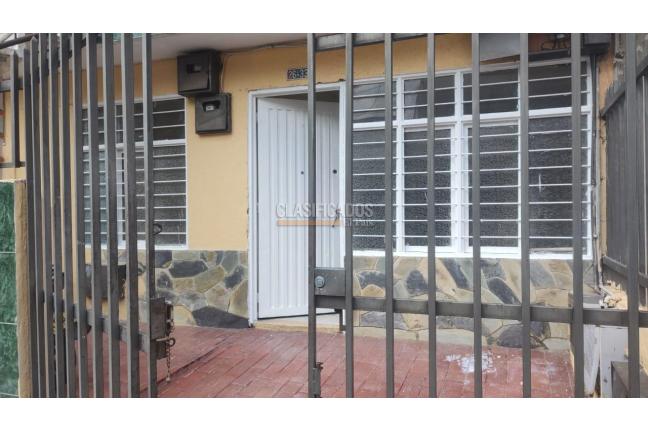 Casas, Alquiler, La Independencia - $1.000.000