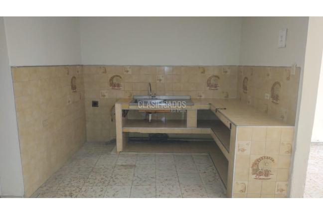 Casas, Alquiler, La Independencia - $1.000.000