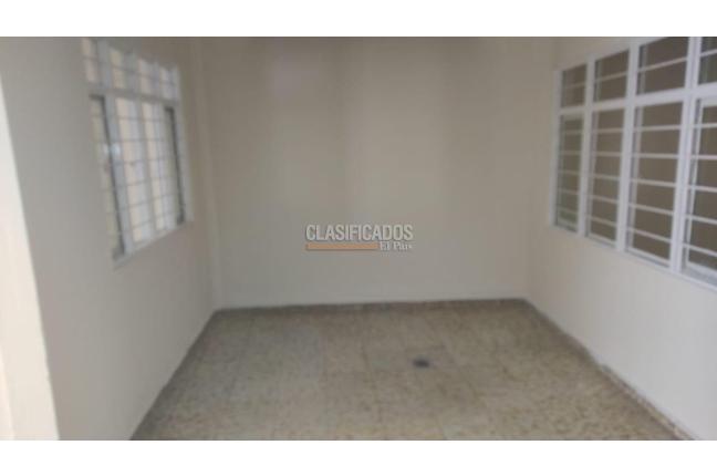 Casas, Alquiler, La Independencia - $1.000.000