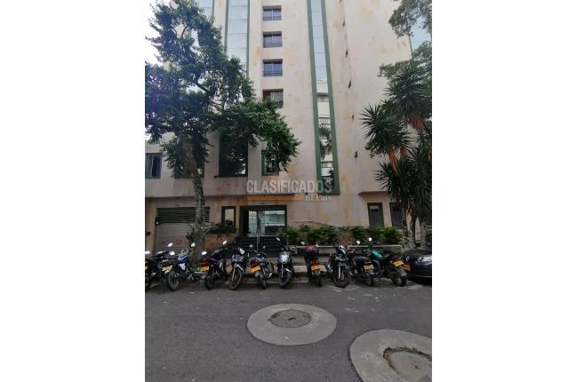 Oficinas y Consultorios, Alquiler en Centenario