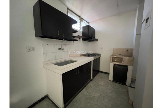 Apartamentos, Venta, Primero de Mayo - $180.000.000