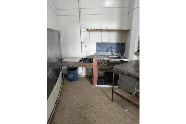 Locales y Bodegas, Alquiler, San Vicente - $750.000