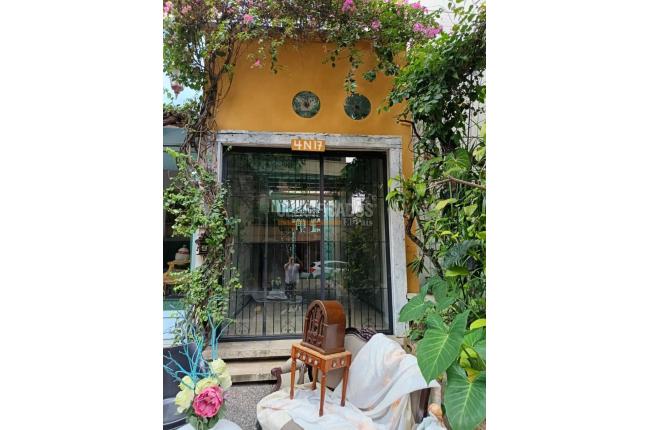 Locales y Bodegas, Alquiler en Centenario