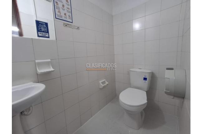 Oficinas y Consultorios, Alquiler, Panamericano - $5.000.000