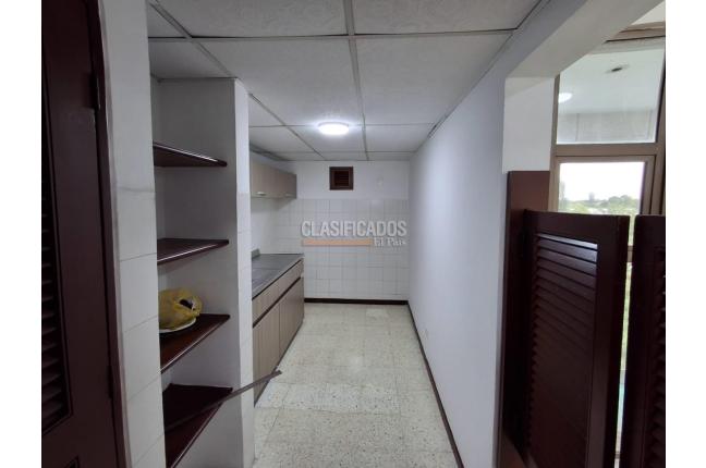 Oficinas y Consultorios, Alquiler, Panamericano - $5.000.000