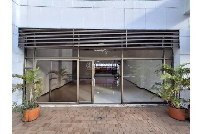 Oficinas y Consultorios, Alquiler, Panamericano - $5.000.000