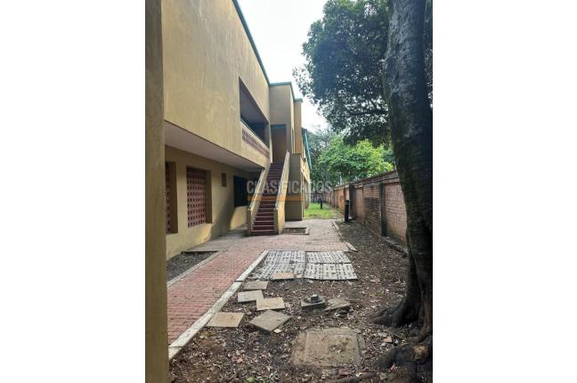 Oficinas y Consultorios, Alquiler, Cuarto de Legua - $15.000.000