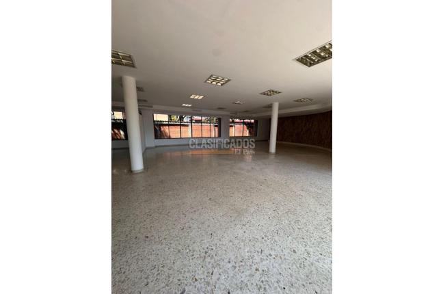 Oficinas y Consultorios, Alquiler, Cuarto de Legua - $15.000.000