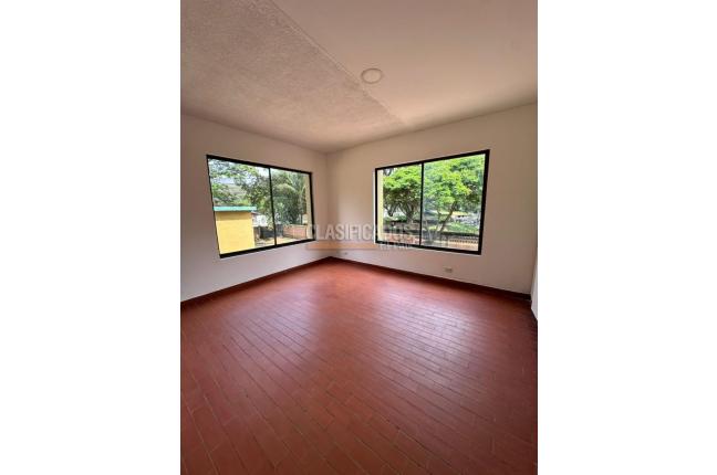 Oficinas y Consultorios, Alquiler, Cuarto de Legua - $15.000.000