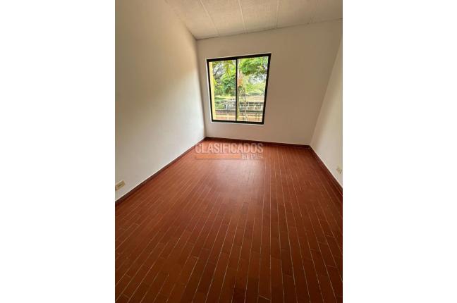 Oficinas y Consultorios, Alquiler, Cuarto de Legua - $15.000.000