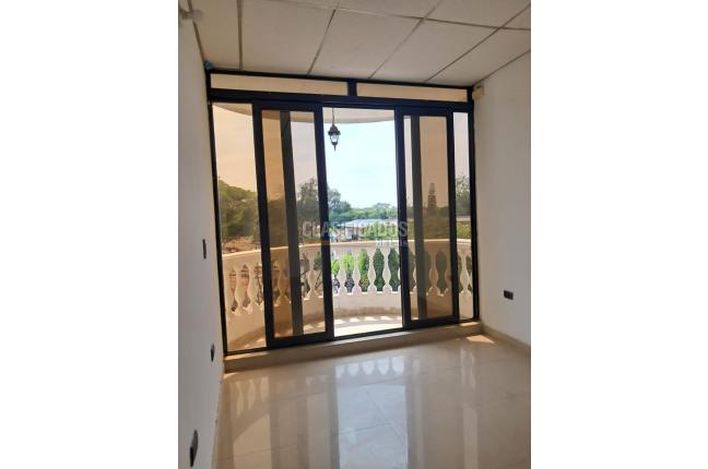 Apartamentos, Alquiler, La Esmeralda - $850.000