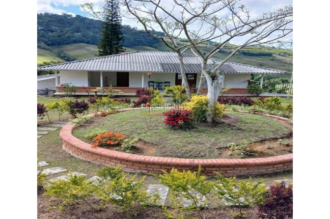 Fincas y Casas Campestres, Venta en Restrepo