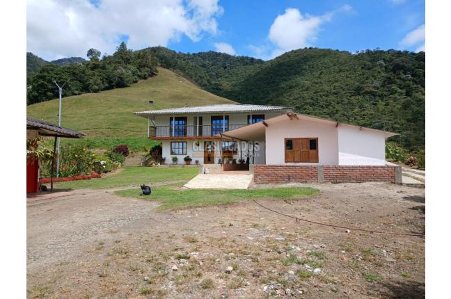 Fincas y Casas Campestres, Venta en Restrepo