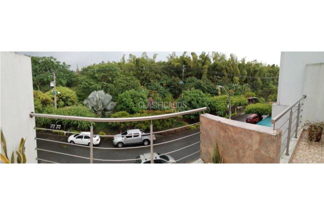 Casas, Venta en Ciudad 2.000