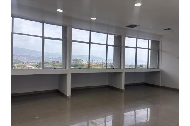 Oficinas y Consultorios, Venta en Centro Ccial. Unicentro