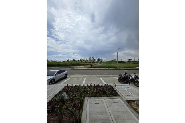 Locales y Bodegas, Alquiler, Ciudad Pacifica - $2.200.000