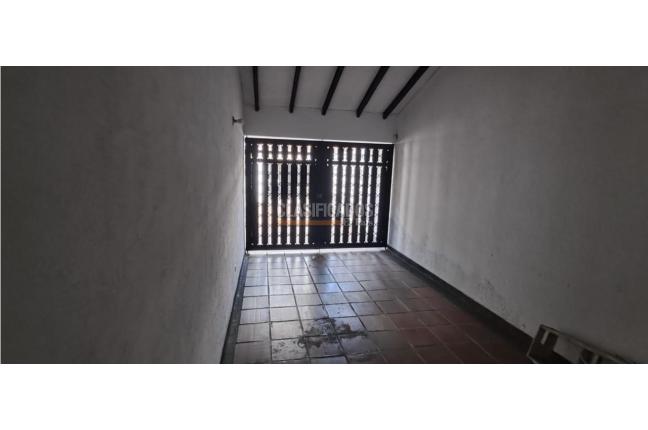 Casas, Alquiler, Ciudad Jardín - $8.000.000