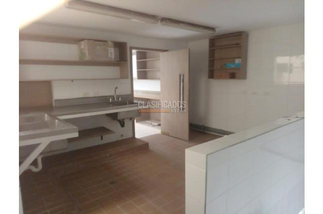 Locales y Bodegas, Alquiler, Santa Mónica Norte - $5.900.000