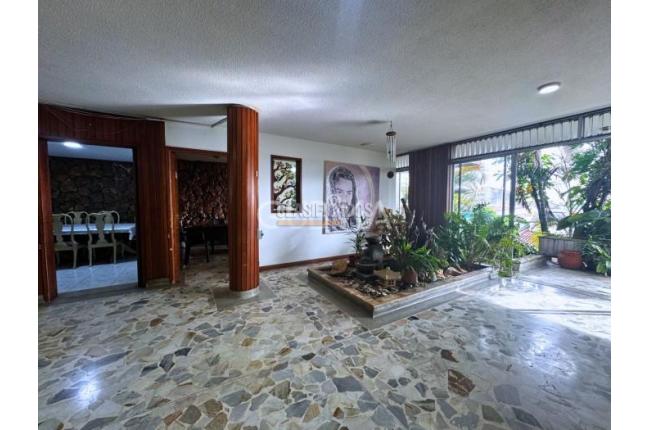 Casas, Venta, Miraflores - $1.695.000.000