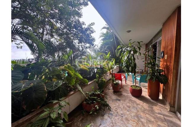 Casas, Venta, Miraflores - $1.695.000.000
