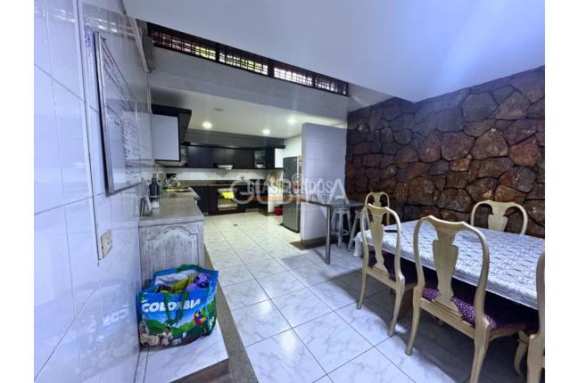Casas, Venta, Miraflores - $1.695.000.000