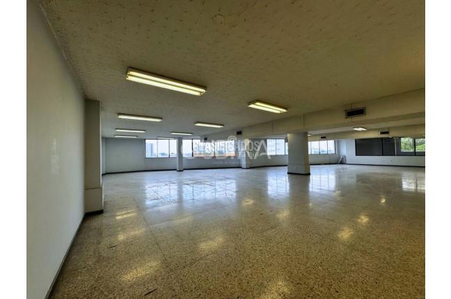 Locales y Bodegas, Alquiler, Prados del Norte - $17.000.000