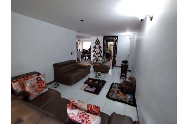 Casas, Venta, Guadalupe - $690.000.000