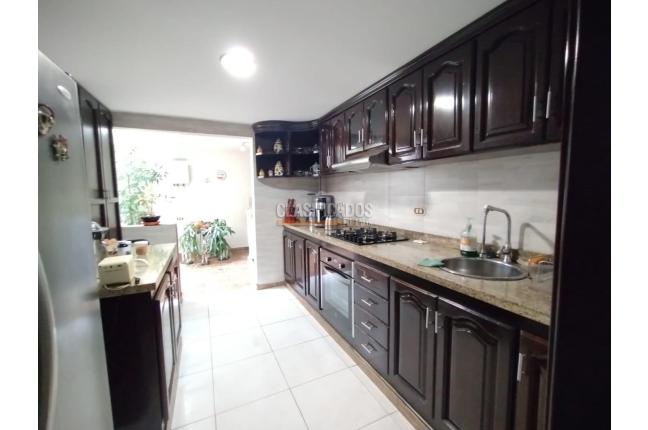 Casas, Venta, Guadalupe - $690.000.000