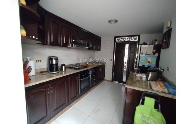 Casas, Venta, Guadalupe - $690.000.000