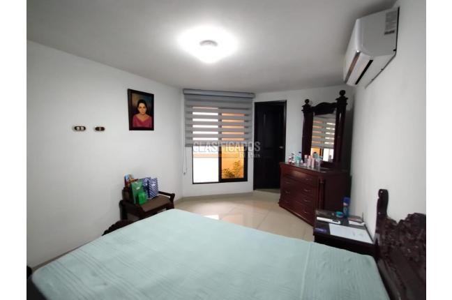 Casas, Venta, Guadalupe - $690.000.000