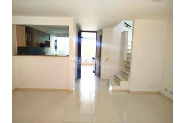 Casas, Venta en Ciudad Country