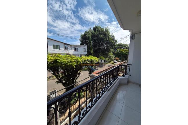 Casas, Venta en Ciudad 2.000