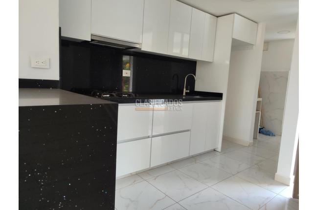 Casas, Alquiler, Ciudad Pacifica - $1.900.000