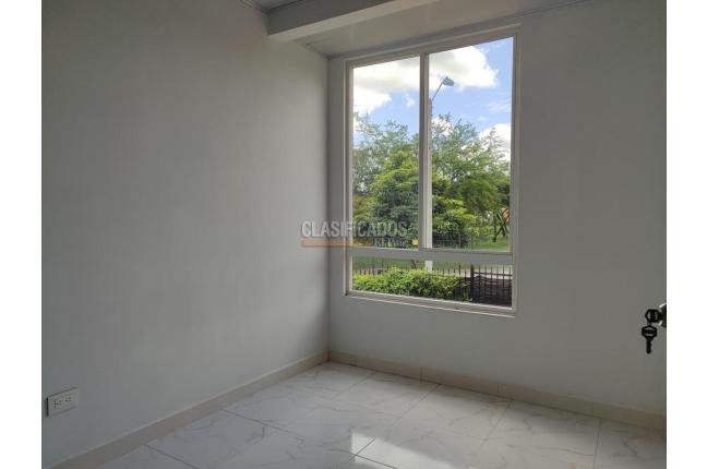 Casas, Alquiler, Ciudad Pacifica - $1.900.000