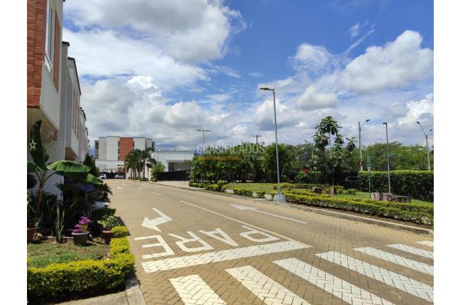 Casas, Alquiler, Ciudad Pacifica - $1.900.000