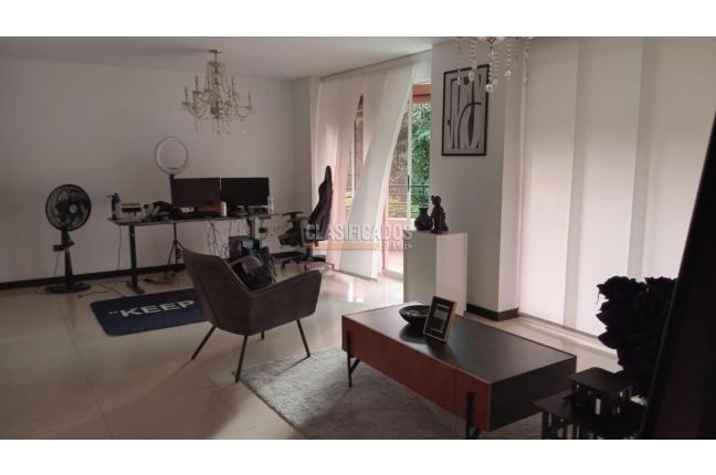 Apartamentos, Venta, Club Residencial Los Cristales - $645.000.000